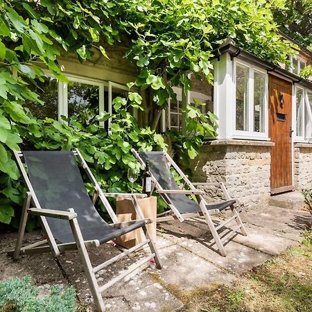 Architect Designed Cosy Cotswold Stone Cottage Quenington ภายนอก รูปภาพ