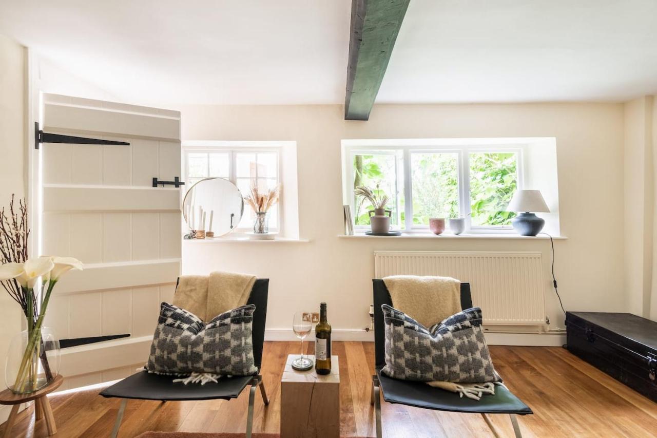 Architect Designed Cosy Cotswold Stone Cottage Quenington ภายนอก รูปภาพ