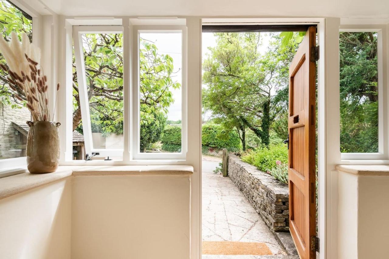 Architect Designed Cosy Cotswold Stone Cottage Quenington ภายนอก รูปภาพ