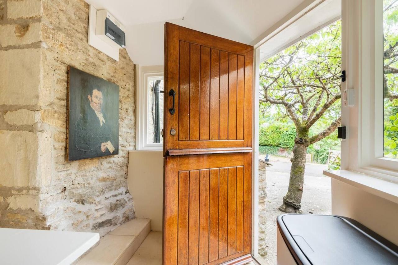 Architect Designed Cosy Cotswold Stone Cottage Quenington ภายนอก รูปภาพ