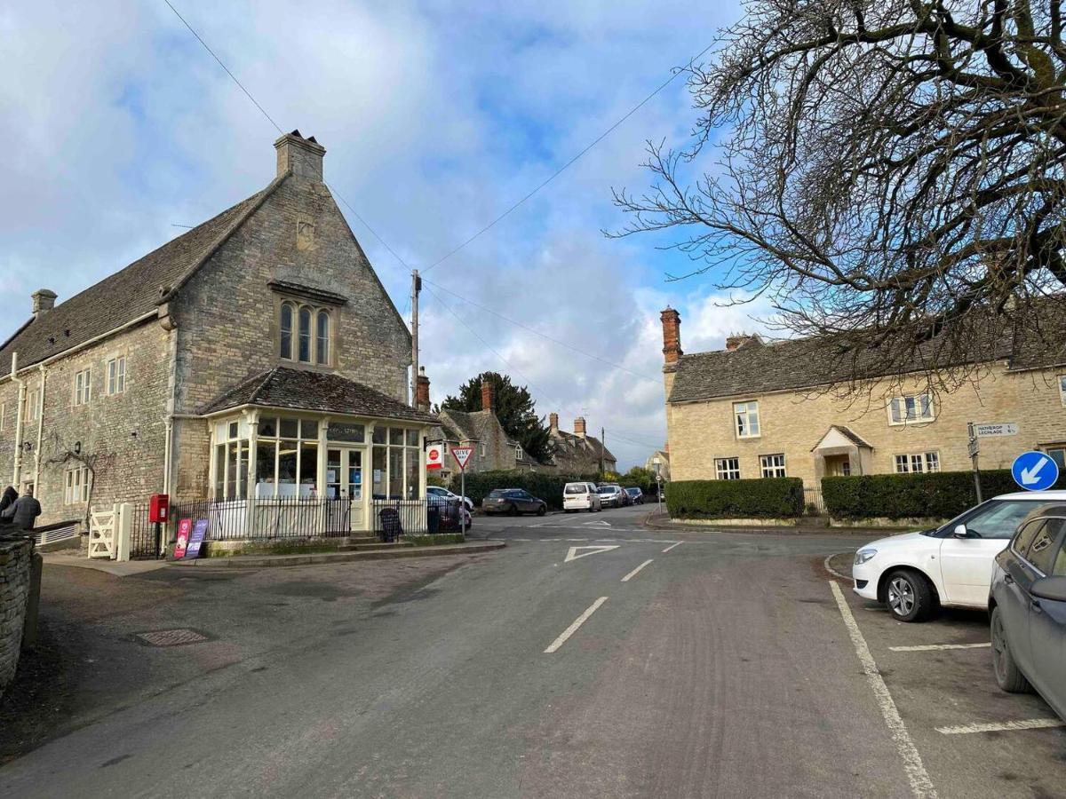 Architect Designed Cosy Cotswold Stone Cottage Quenington ภายนอก รูปภาพ