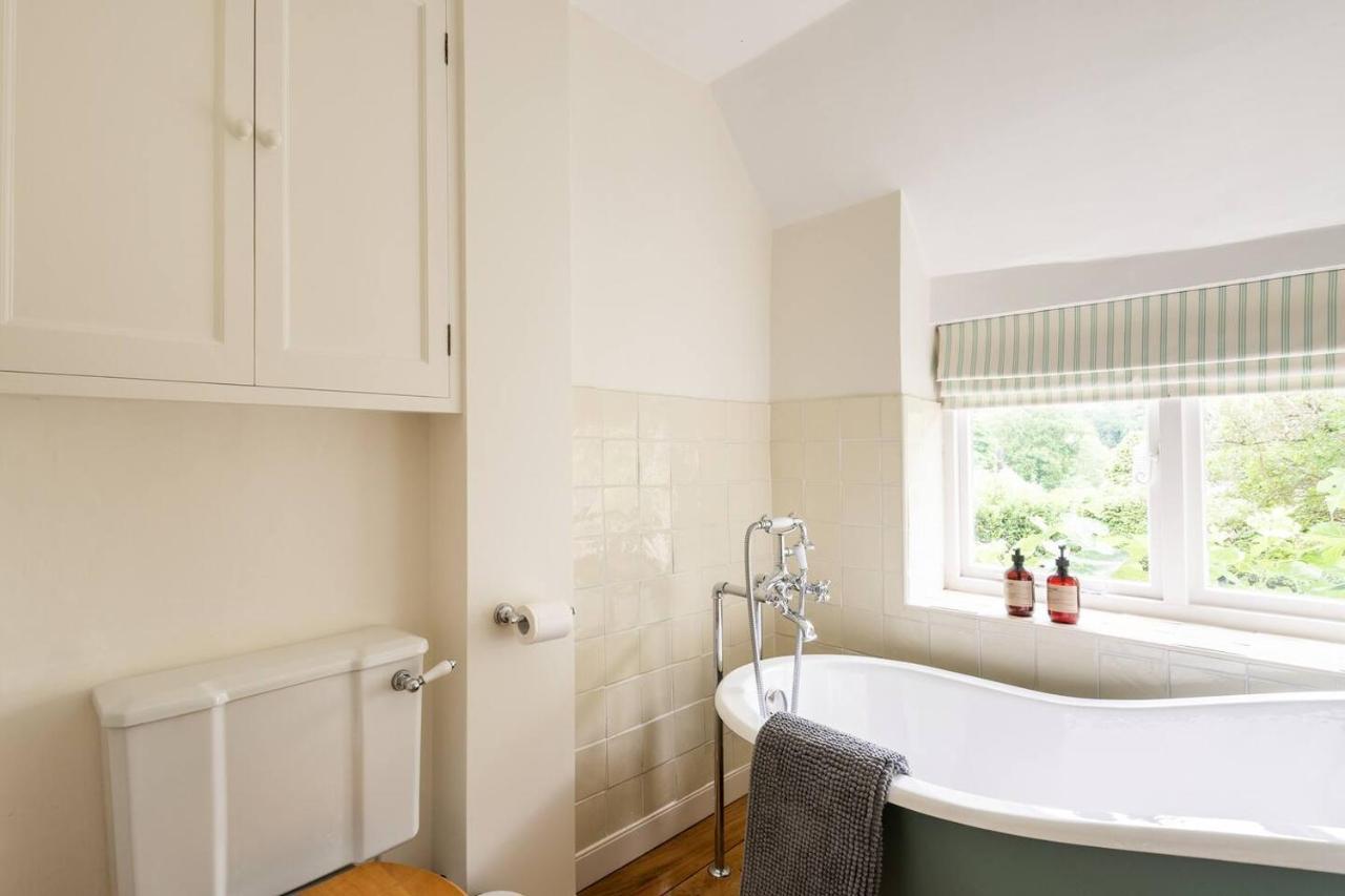 Architect Designed Cosy Cotswold Stone Cottage Quenington ภายนอก รูปภาพ