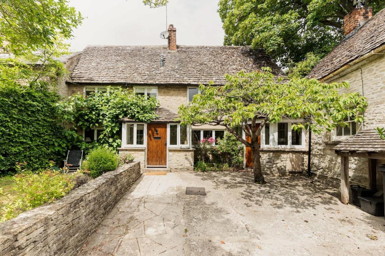 Architect Designed Cosy Cotswold Stone Cottage Quenington ภายนอก รูปภาพ